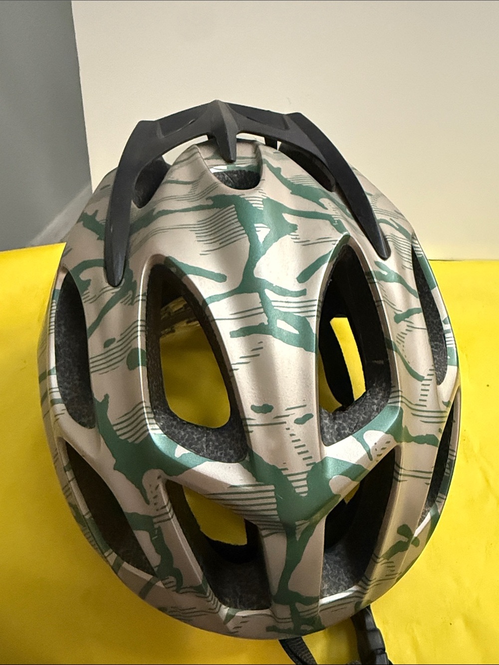Camouflage Pattern Bike Helmet - Green & Tan